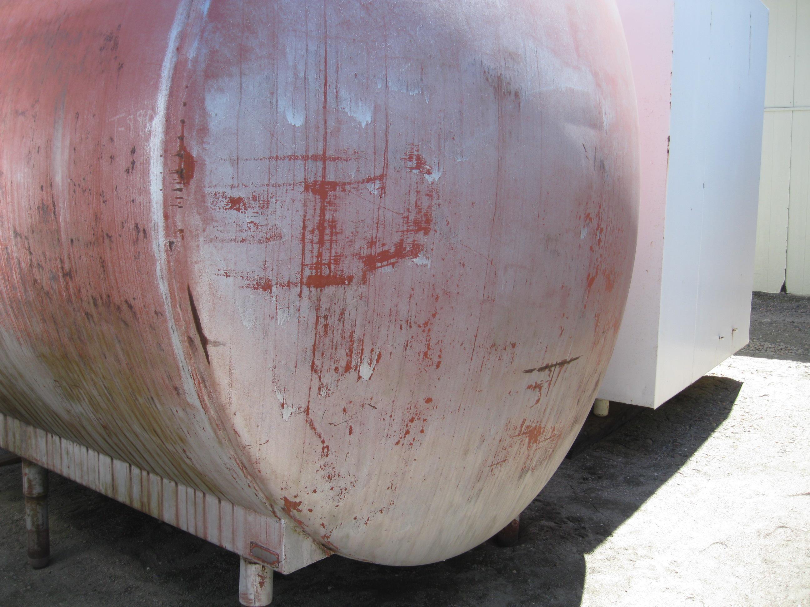 Refurbished 4000 GALLON DAMROW STORAGE TANK WITH MANHOLE AND CENTER AGITATOR