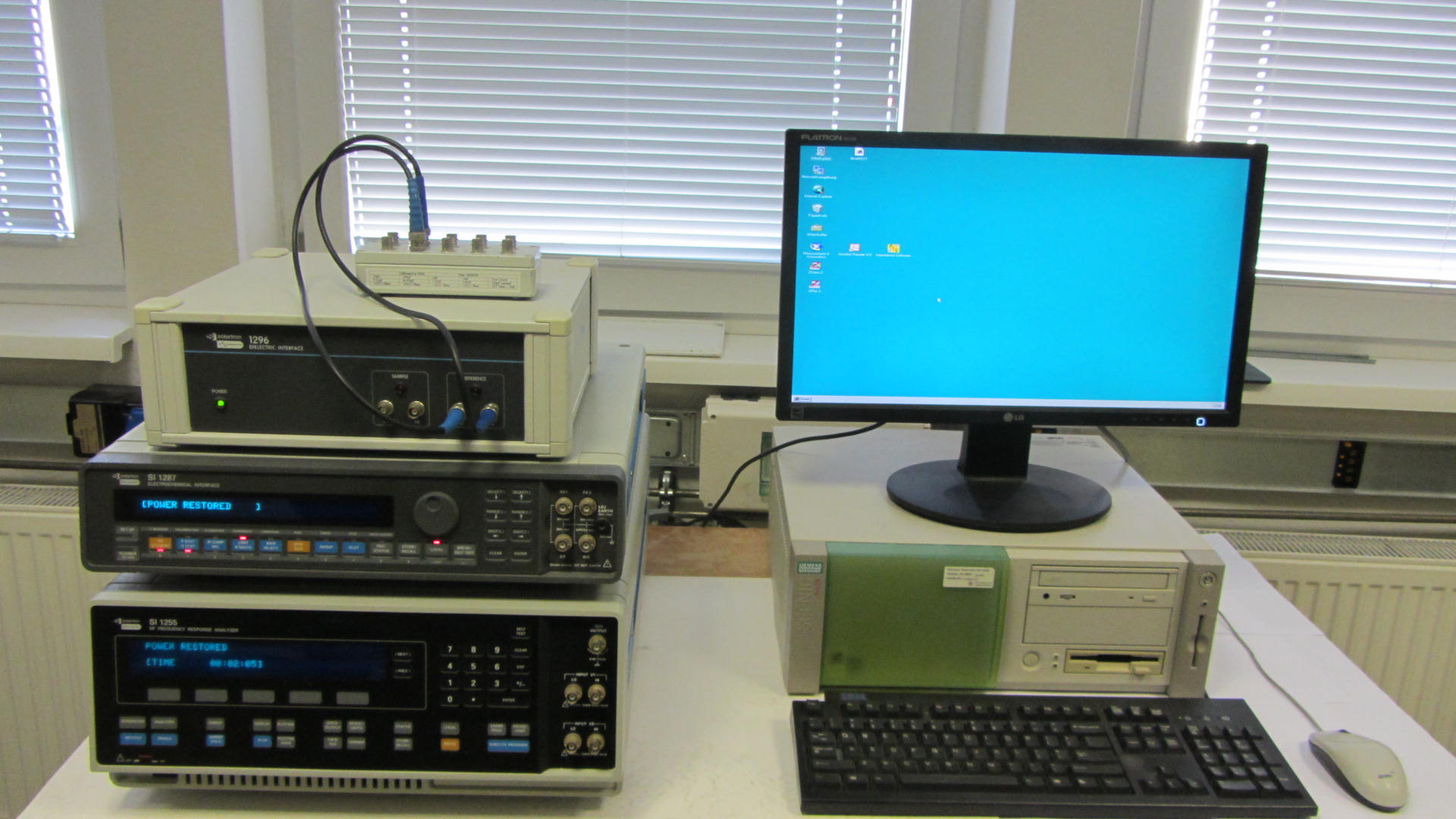 Used Solartron SI 1255 HF Frequency Analyzer