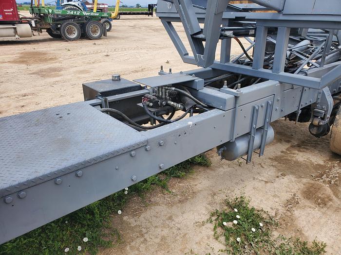 Used 1990 Peterbilt w/ New Holland 1051 Stack Retriever