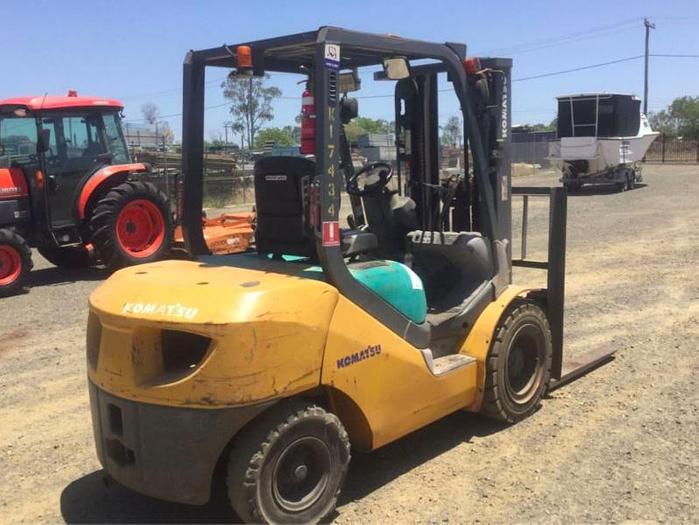 Used Komatsu FD 30T -16