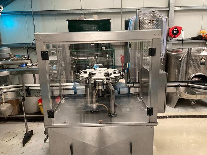 D'occasion COMPLETE FILLING AND CAPPING SYSTEM