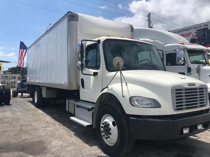 Used 2013 FREIGHTLINER M2 106 BOX TRUCK