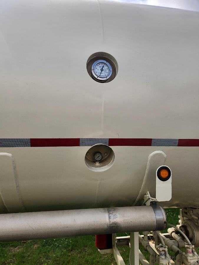 Used 10,500 Gallon Transport Trailer