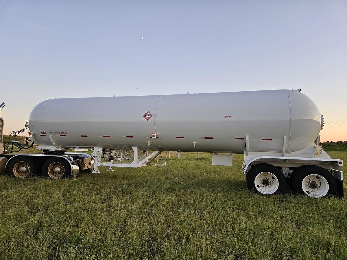 Used 10,600 Gallon Transport Trailer