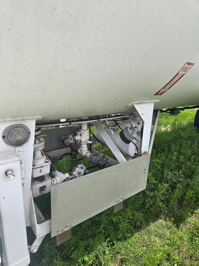 Used 10,400 Gallon Transport Trailer