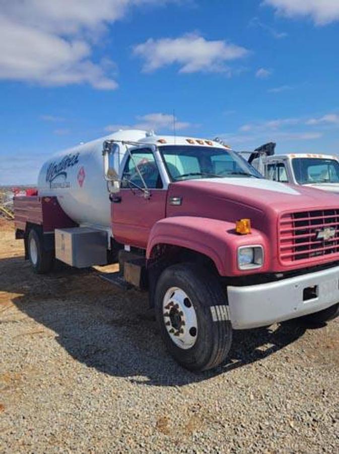 Used Bobtails Chevrolet Bobtail w 2800 Gallon Barrel