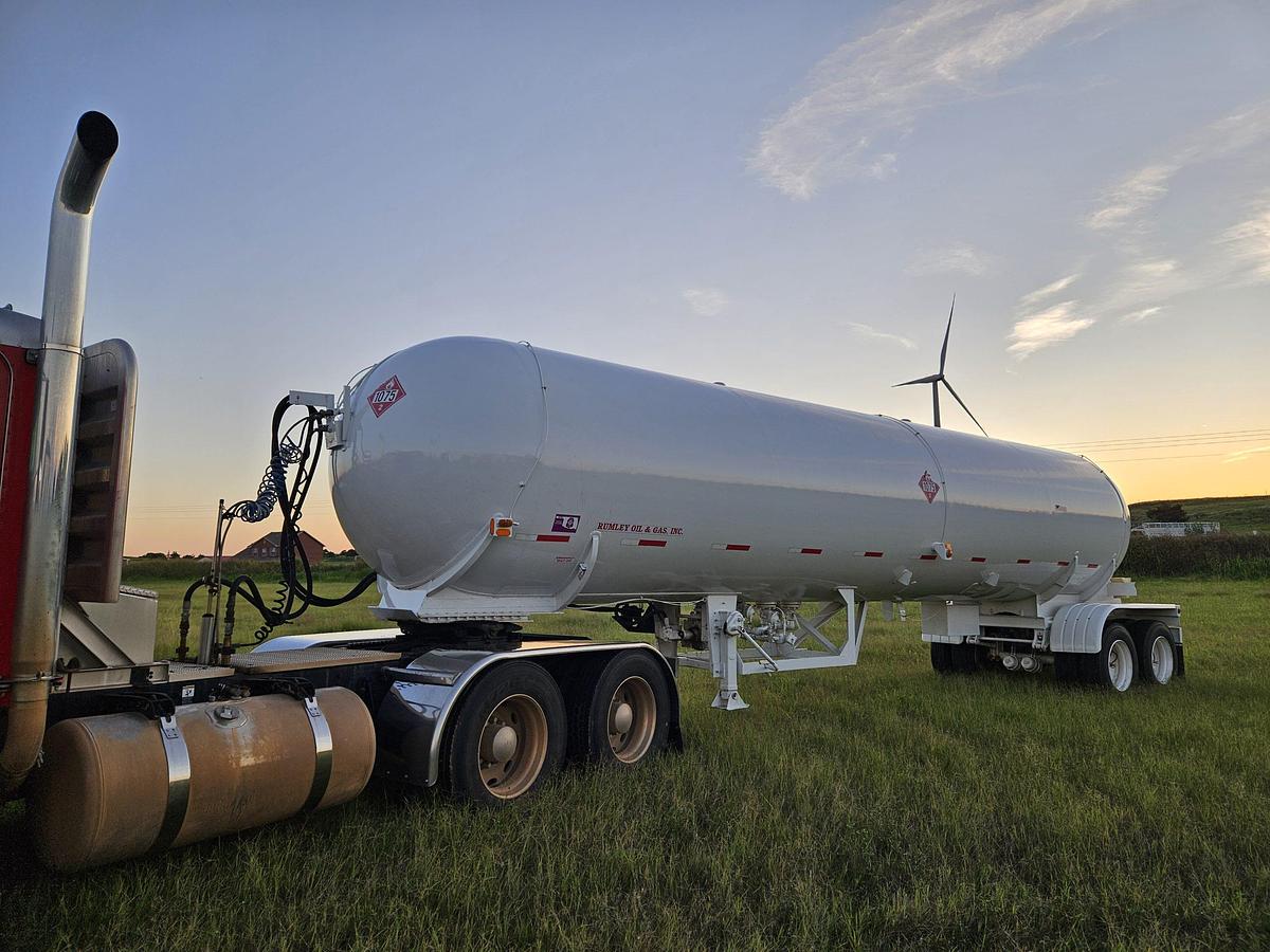 Used 10,600 Gallon Transport Trailer