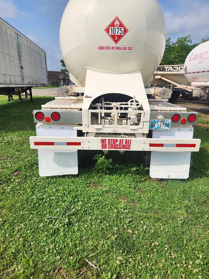 Used 10,500 Gallon Transport Trailer