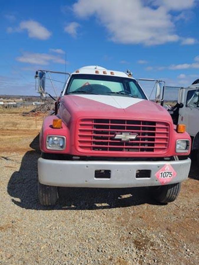 Used Bobtails Chevrolet Bobtail w 2800 Gallon Barrel