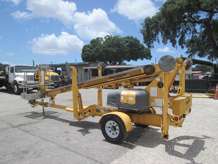 Used 2006 BIL-JAX Model 3632T Electric Towable Manlift
