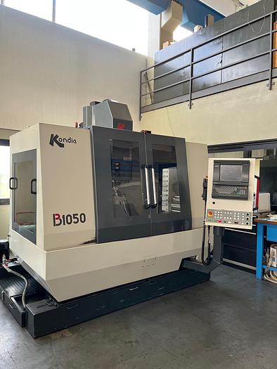 Usato CENTRO DI LAVORO VERTICALE