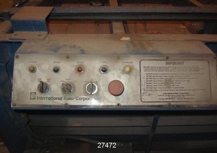 Used International Baler NA1272 Horizontal Baler #27472