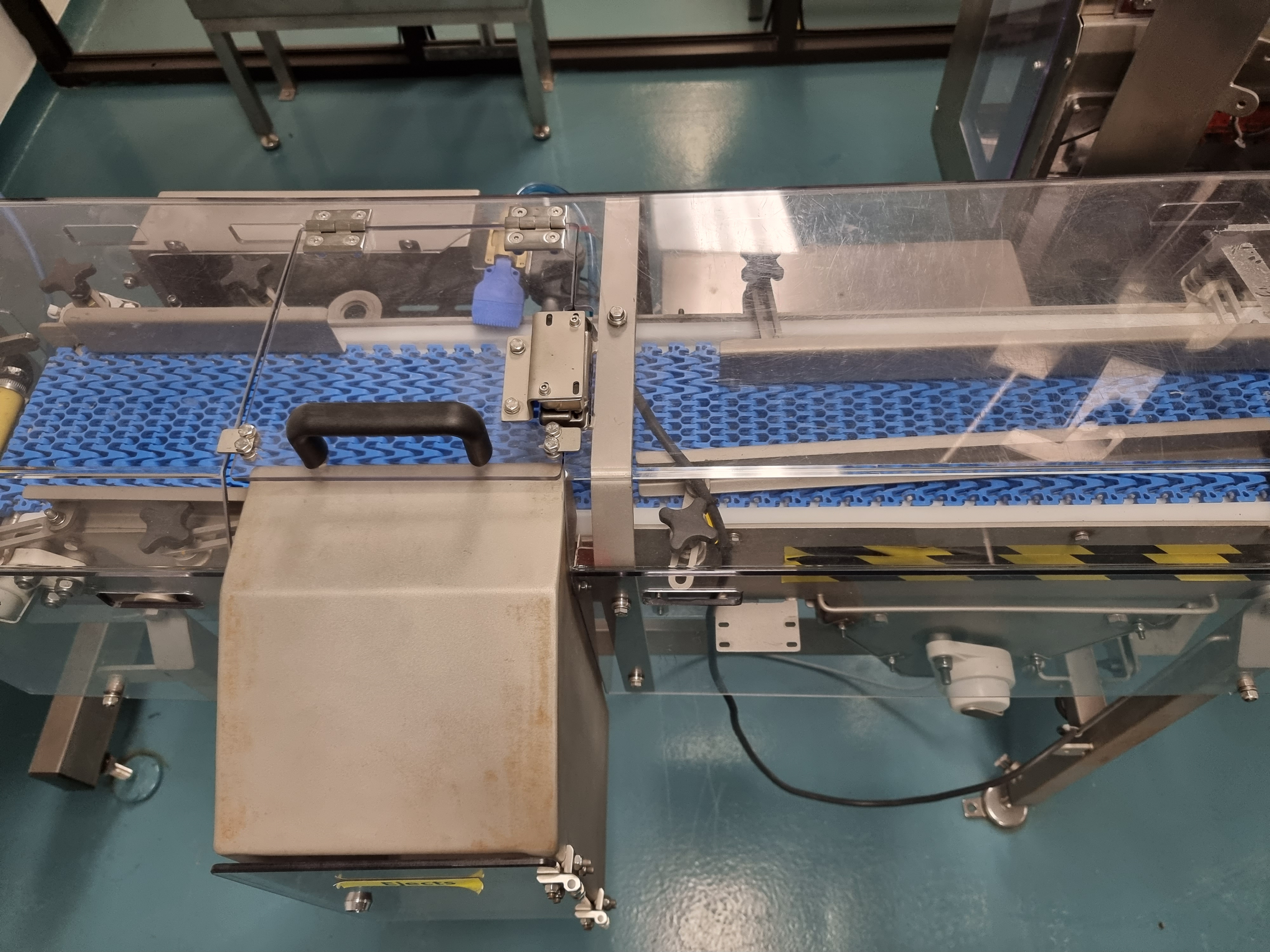 Used SF Right Angle Reject Station