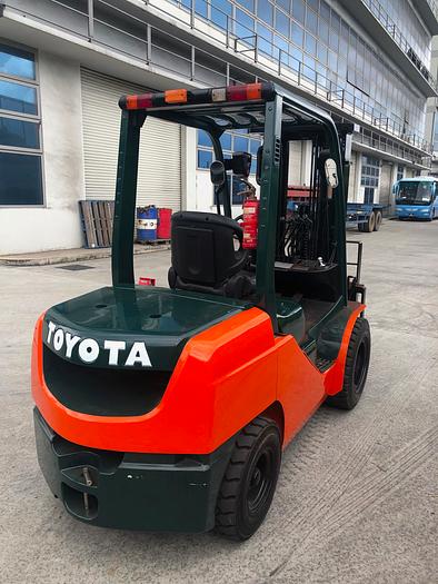 Used 2012 Toyota  72-8FDJ35