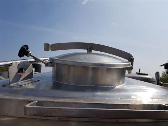 Used 2,800 Litre Stainless Steel Insulated Tank