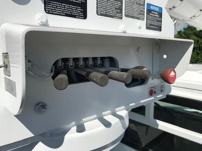 Used 2010 International 4300 Altec TA40 45ft Bucket Truck - C89398