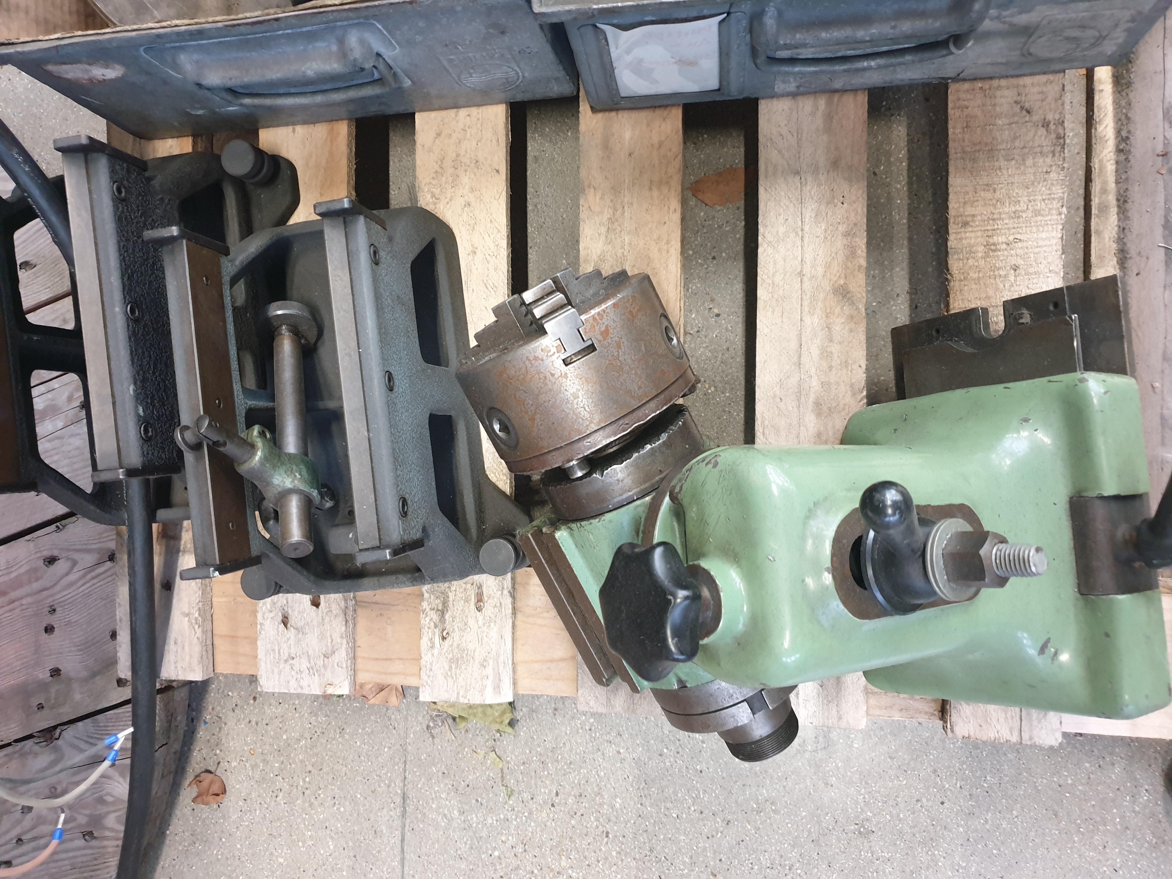 Used Schutte WU32 - Grinding - 1983