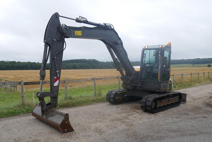 Used 2014 VOLVO ECR88D