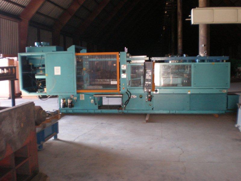 Used 310 Ton Ferromatik-Milacron Injection Molding Press; 2 Color; 2 Injector Screws