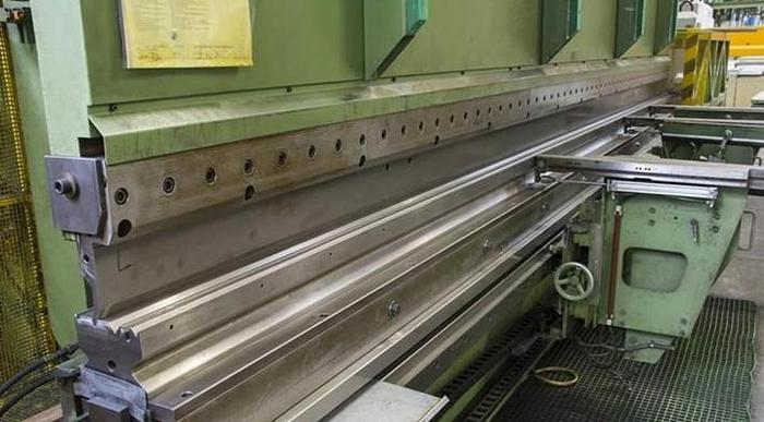 Gebraucht PLOOIBANK MENGELE CNC 500 TON