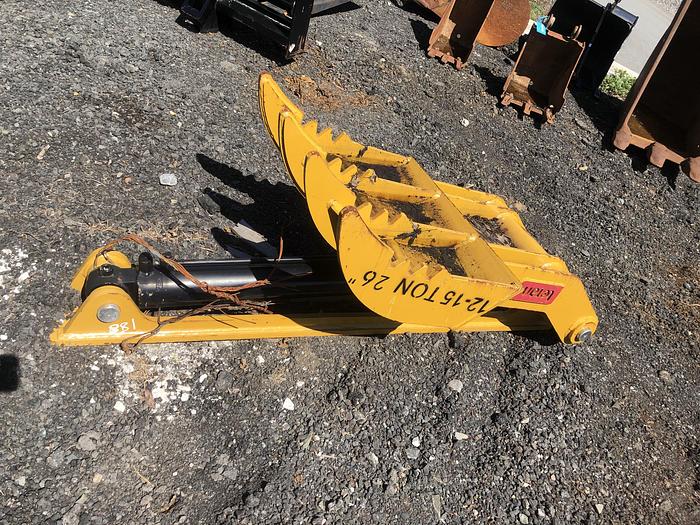 Caterpillar Hydraulic Thumb 12-15 Ton Excavator
