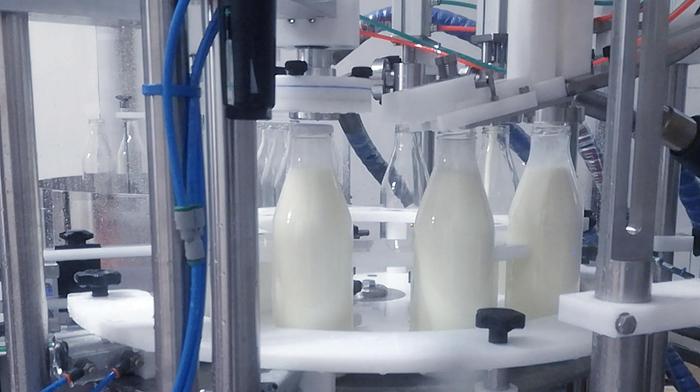 Monobloque de llenado y tapado para leche, yogur y panna cotta - MFC MILK