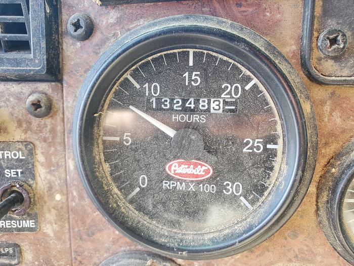 Used Peterbilt w/ Supreme 900T Vertical Feed Box - Allison Transmission