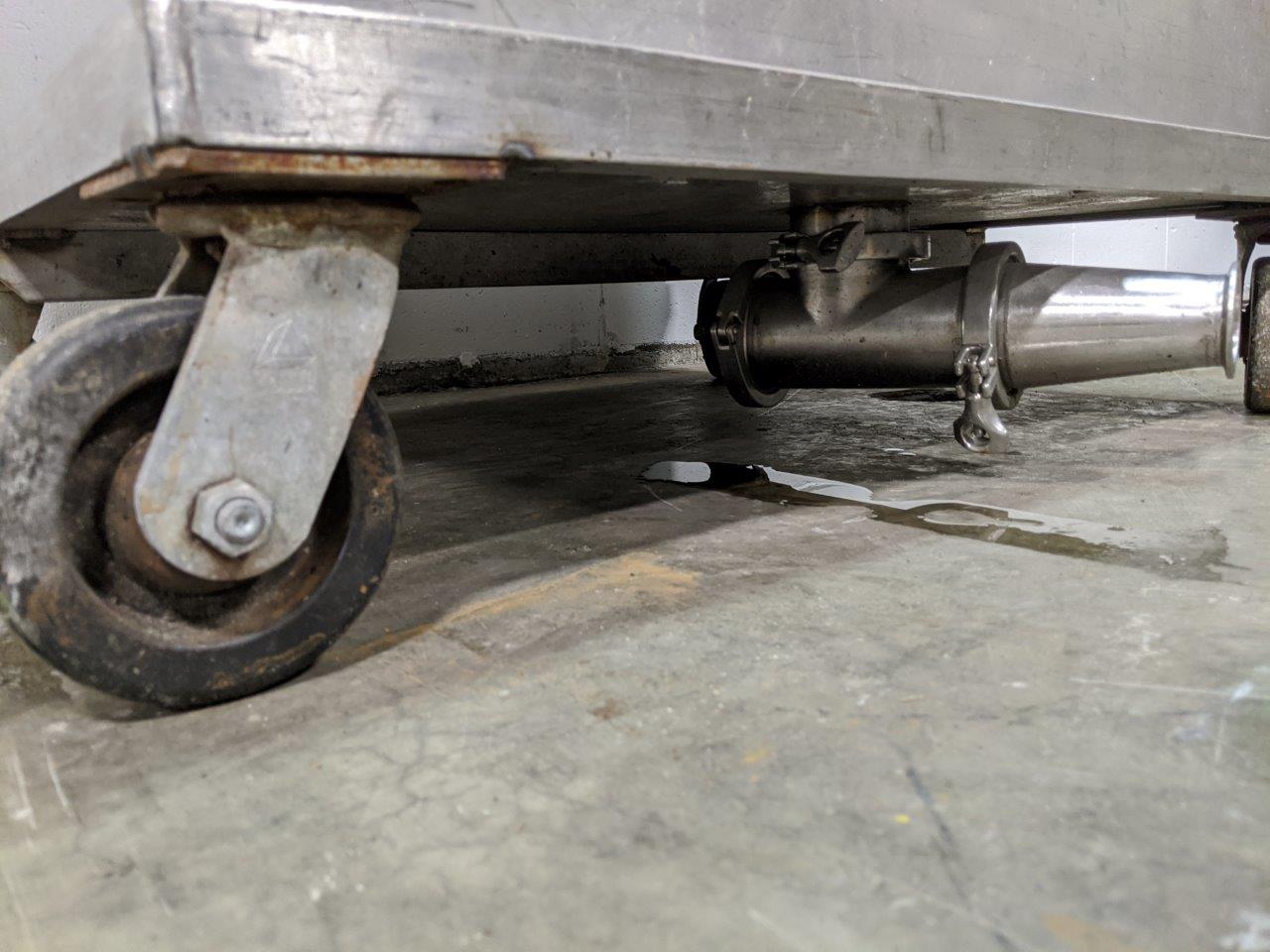 Used 80 Gallon Rolling Square Tank