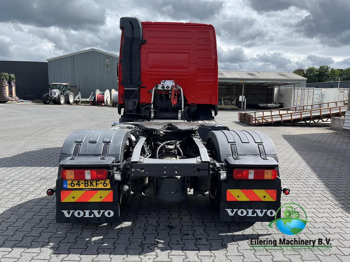 Used 2017 Volvo FM460 + PTO