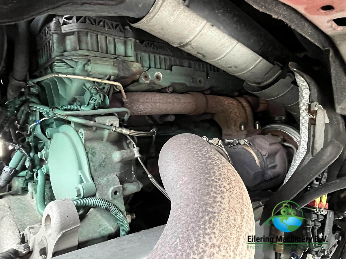 Used 2017 Volvo FM460 + PTO