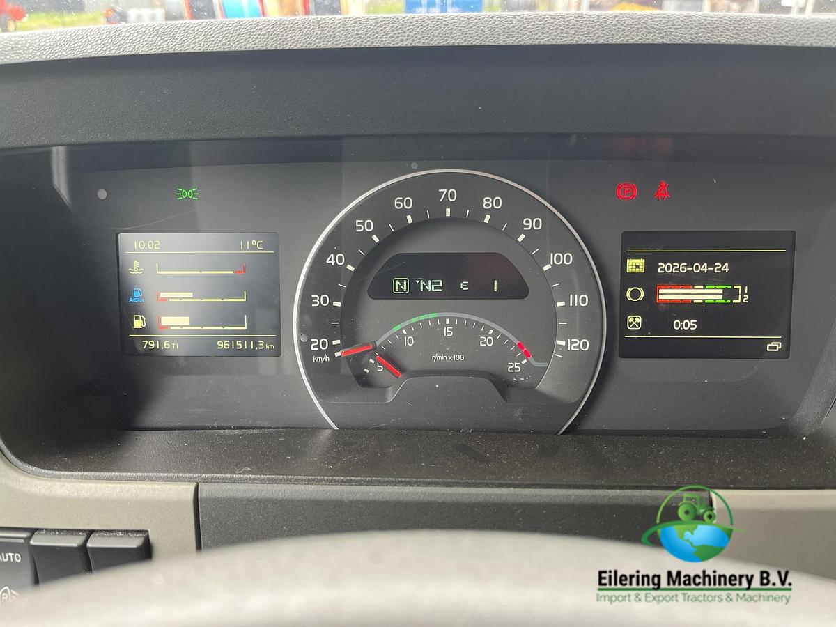 Used 2017 Volvo FM 460 + PTO