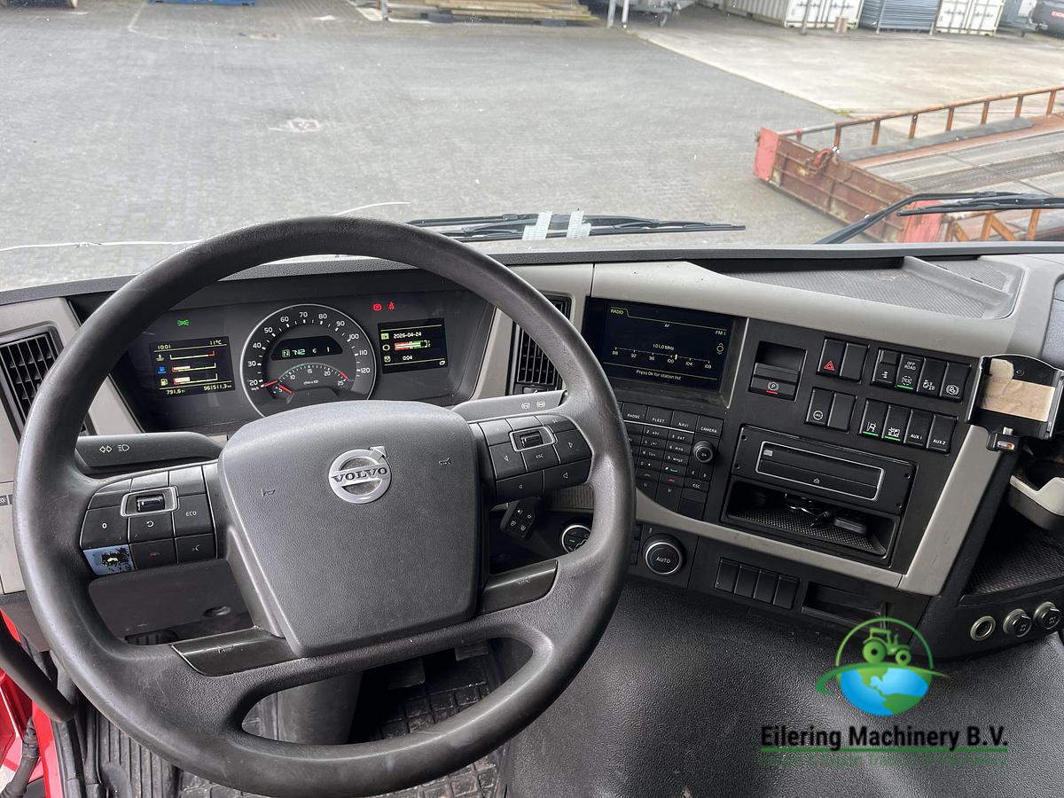 Used 2017 Volvo FM 460 + PTO