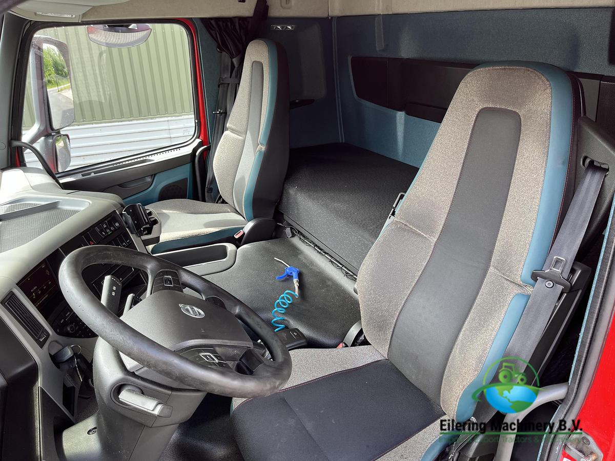 Used 2017 Volvo FM460 + PTO