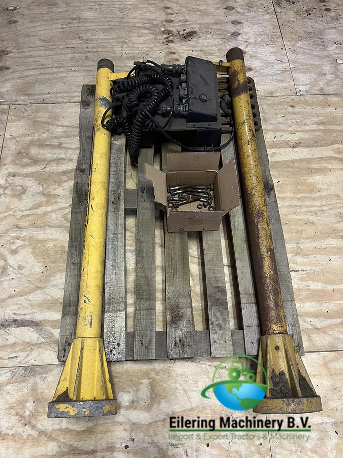 Used 2008 Trimble GCS900 / CB460 Caterpillar dozer GPS system