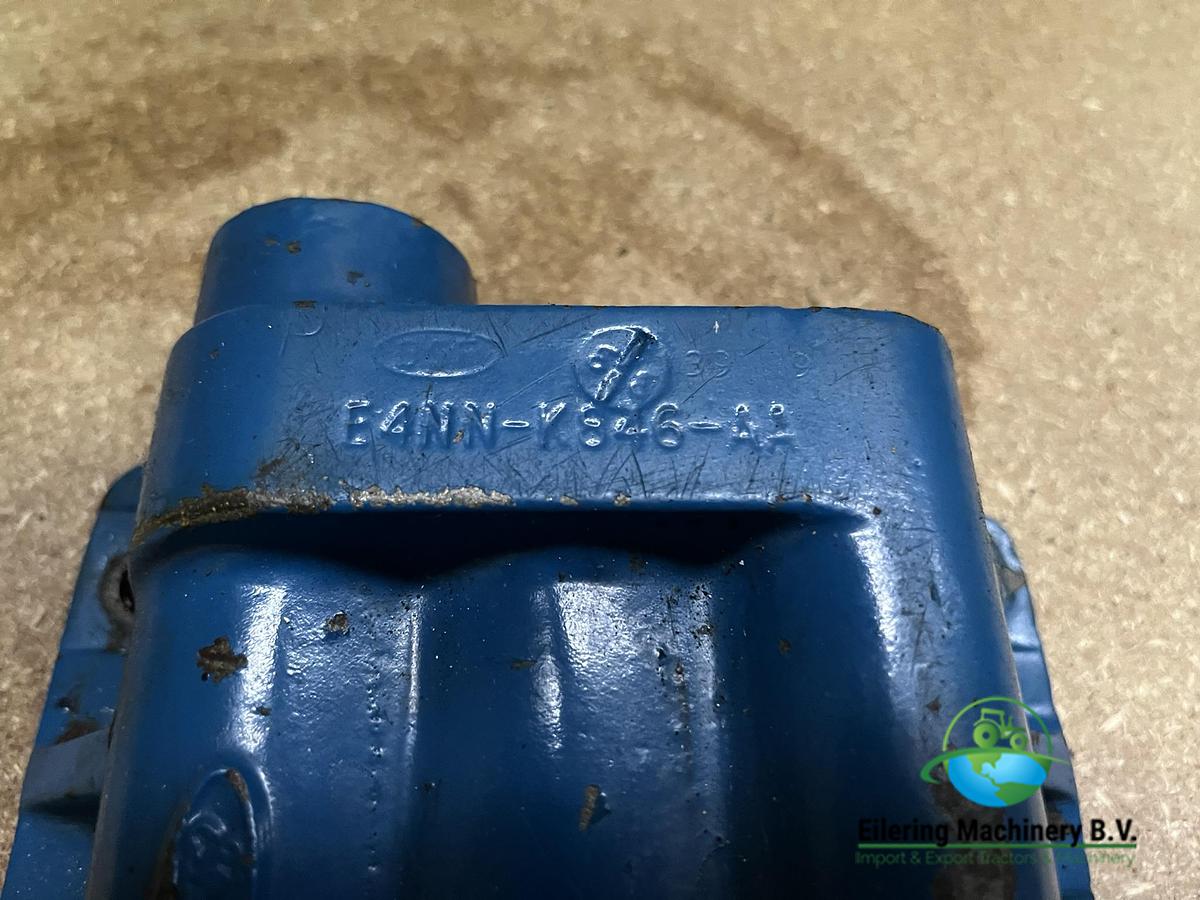 Used New Holland / Ford Hydraulic priority valve 81871195