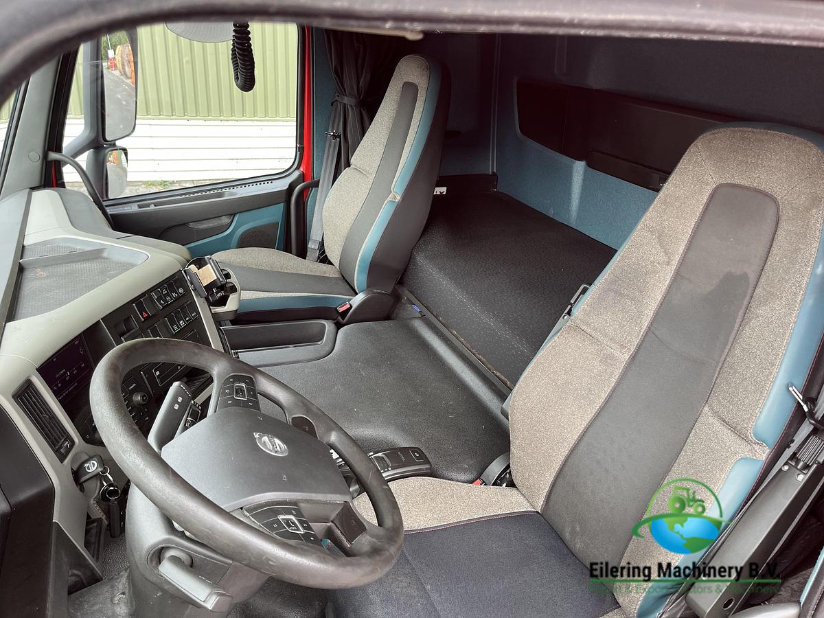 Used 2017 Volvo FM 460 + PTO