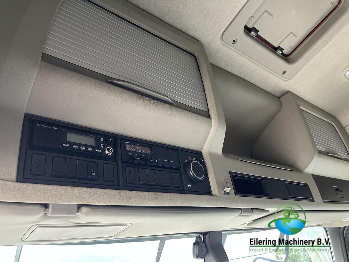 Used 2017 Volvo FM460 + PTO