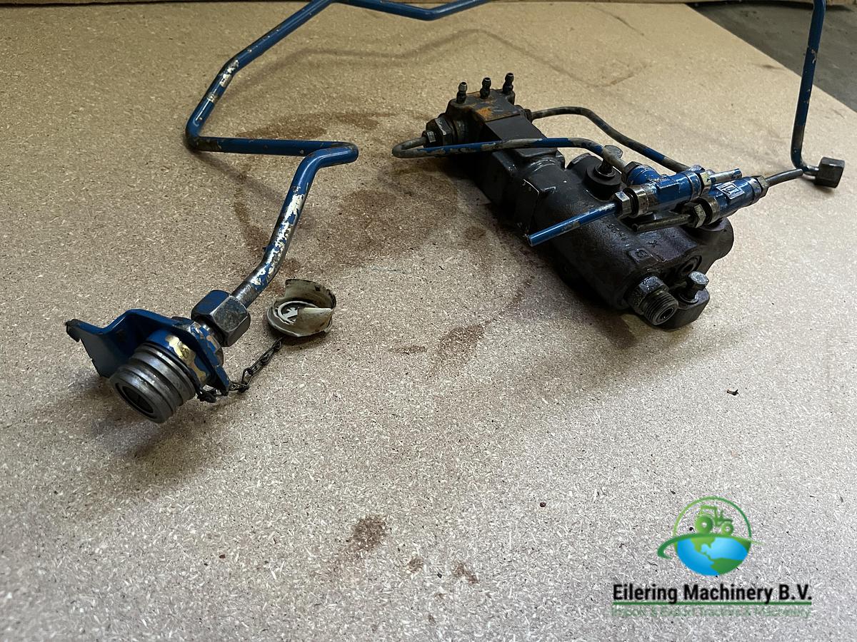 Used New Holland / Ford Hydraulic trailer brake 81874969 Aanhanger remventiel Ford