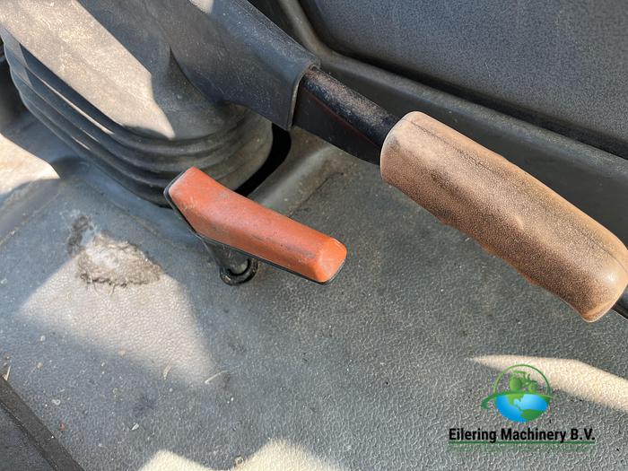 Used 1998 New Holland M135 Range Command, Creeper