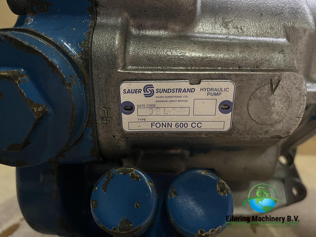Used New Holland / Ford CCLS Hydraulic pump 82850804