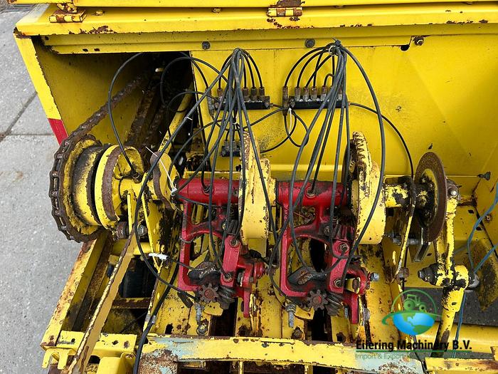 Used 1985 New Holland 945 baler