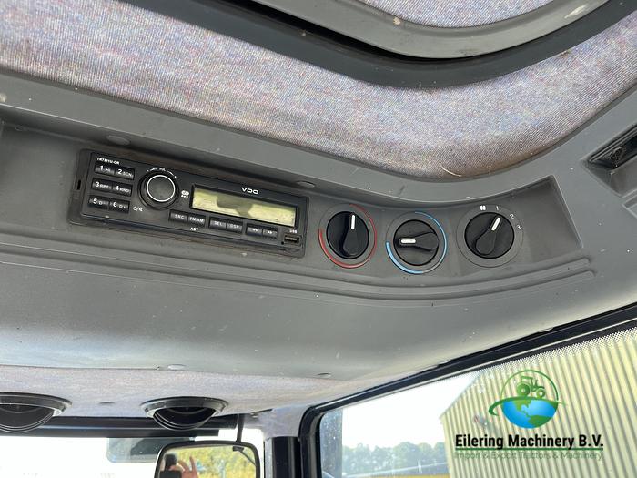 Used 1998 New Holland M135 Range Command, Creeper