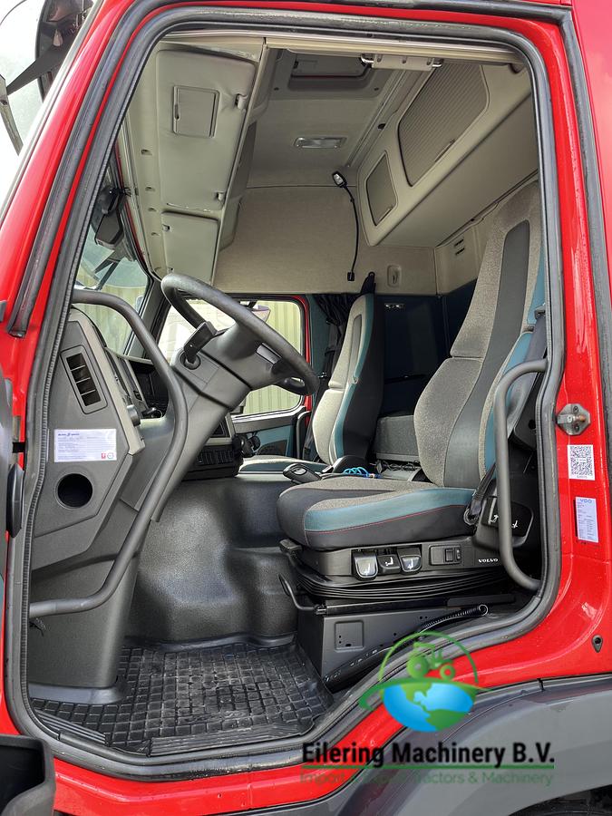 Used 2017 Volvo FM460 + PTO