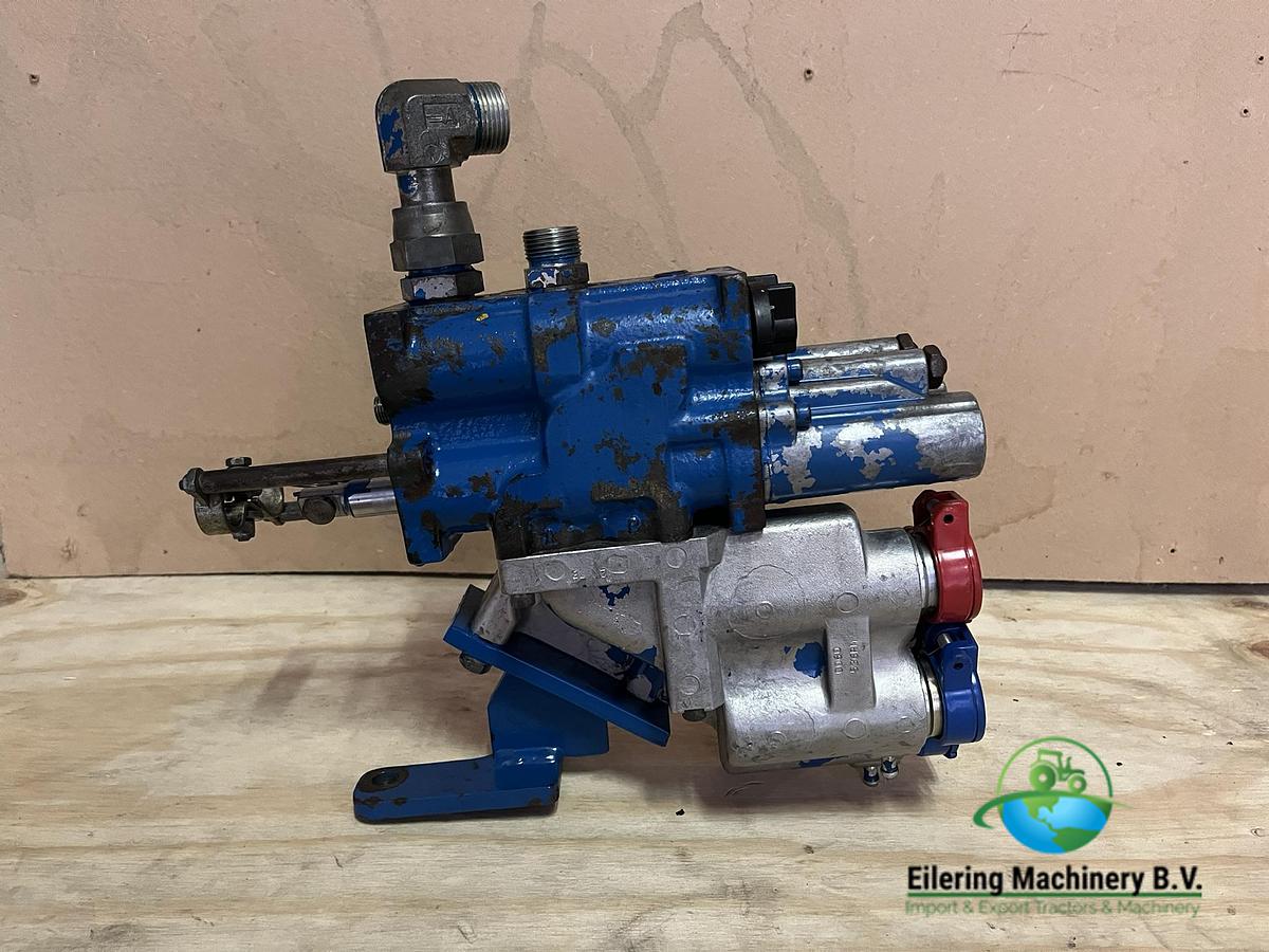 Used New Holland / Ford Double hydraulic spools E9NNB950BB
