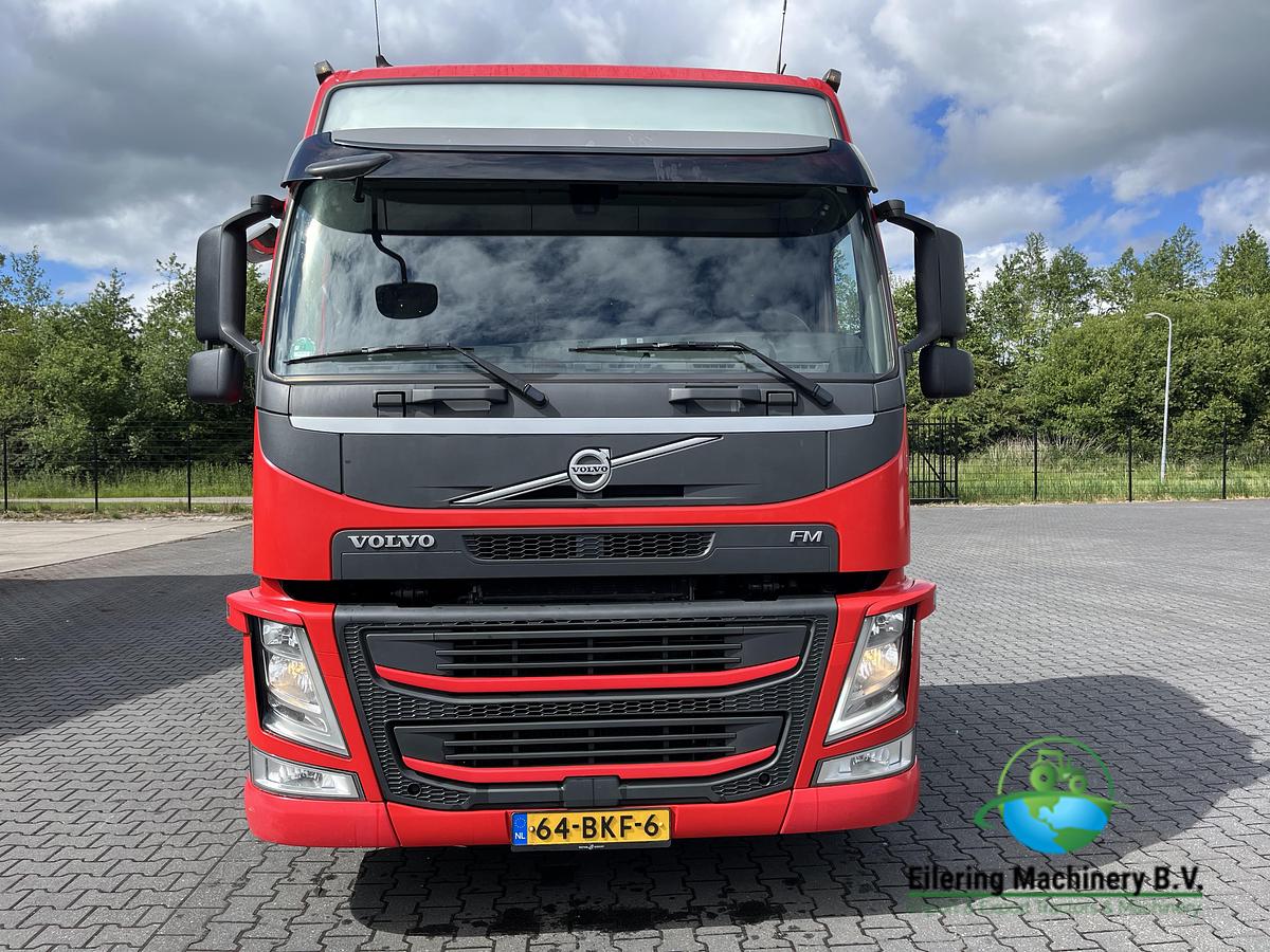 Used 2017 Volvo FM460 + PTO