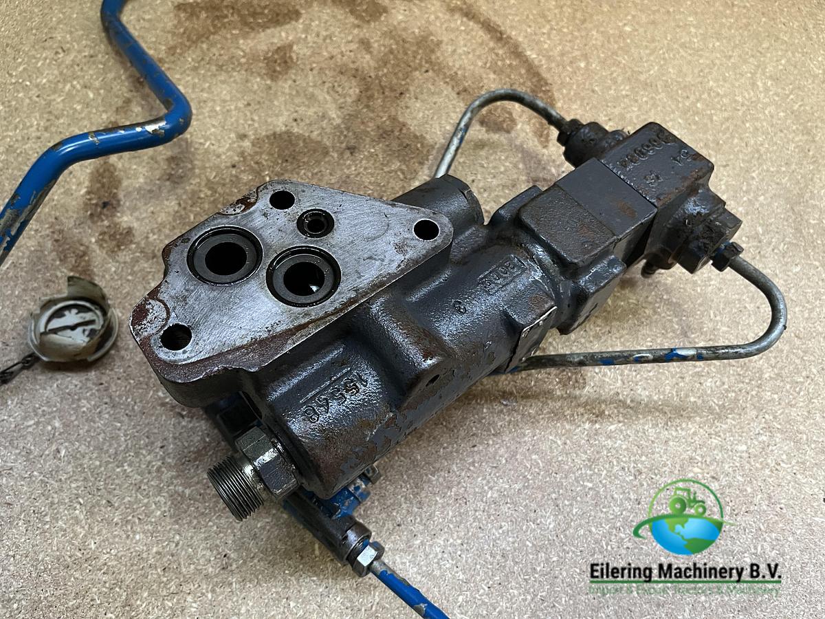 Used New Holland / Ford Hydraulic trailer brake 81874969 Aanhanger remventiel Ford