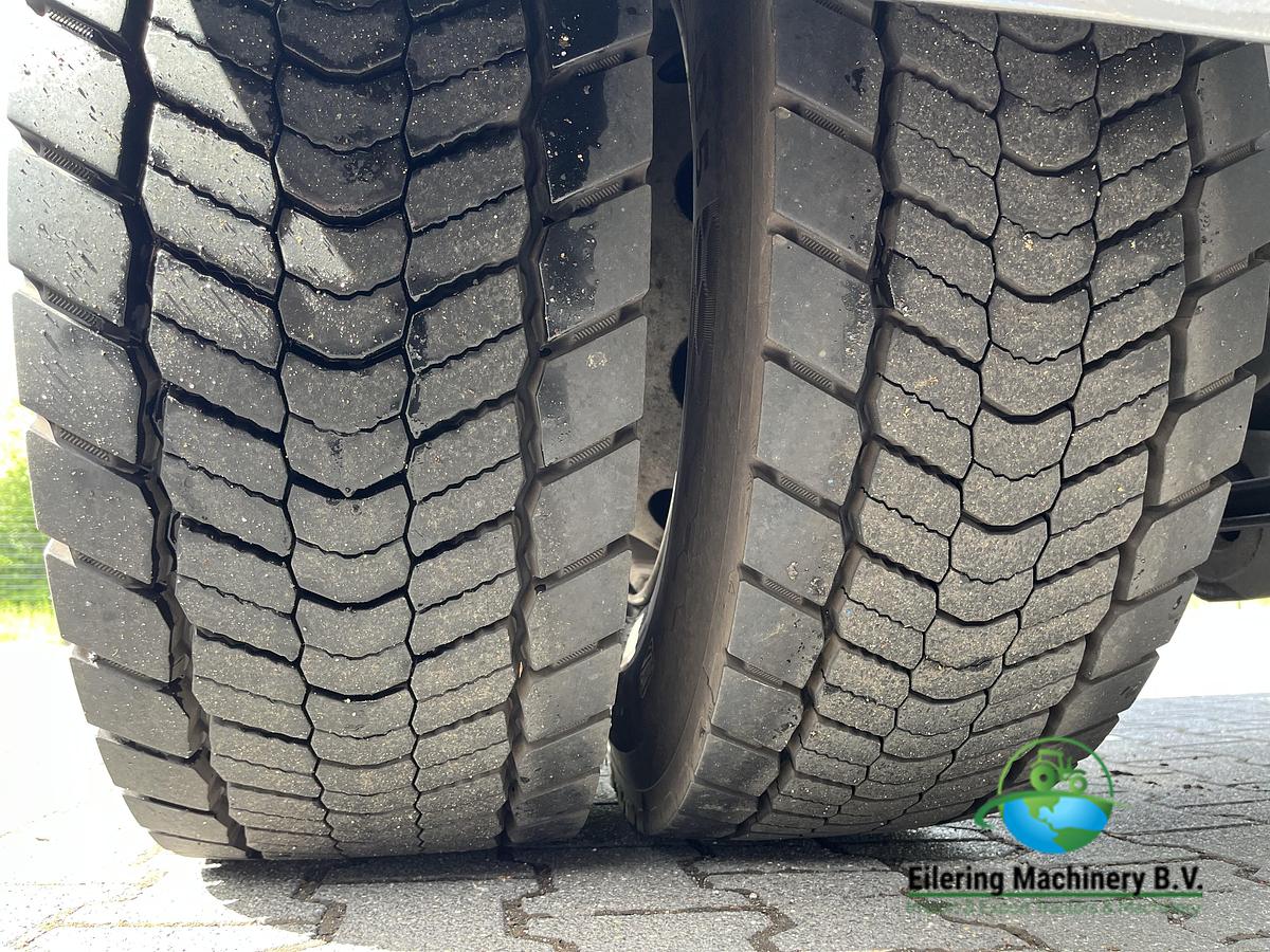 Used 2017 Volvo FM460 + PTO