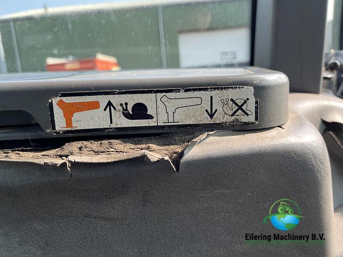 Used 1998 New Holland M135 Range Command, Creeper