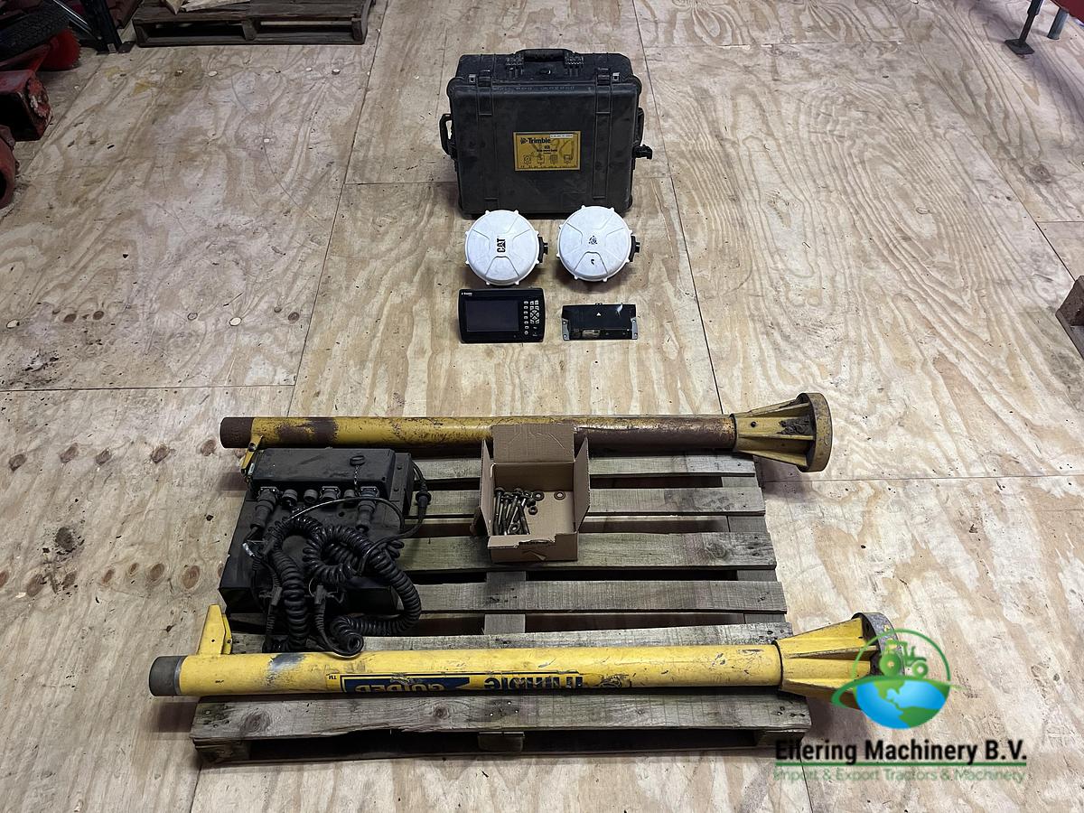 Used 2008 Trimble GCS900 / CB460 Caterpillar dozer GPS system