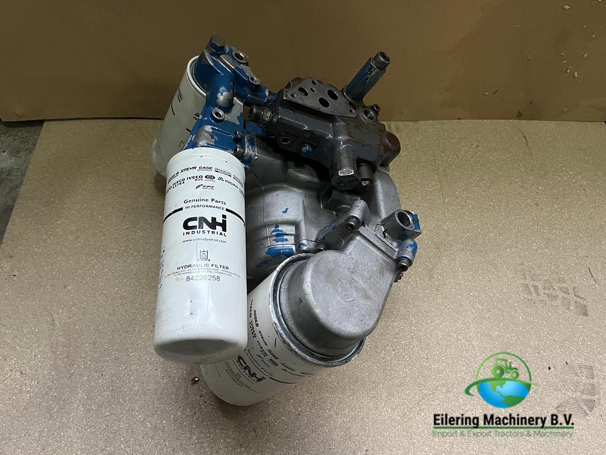 Used New Holland / Ford CCLS Hydraulic pump 82850804